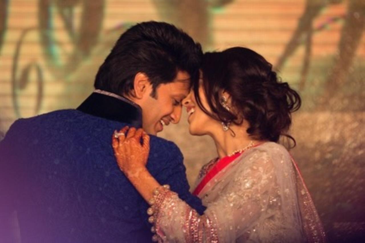 Riteish Deshmukh and Genelia met on the sets of their debut film Tujhe Meri Kasam (2003), where their friendship quietly began